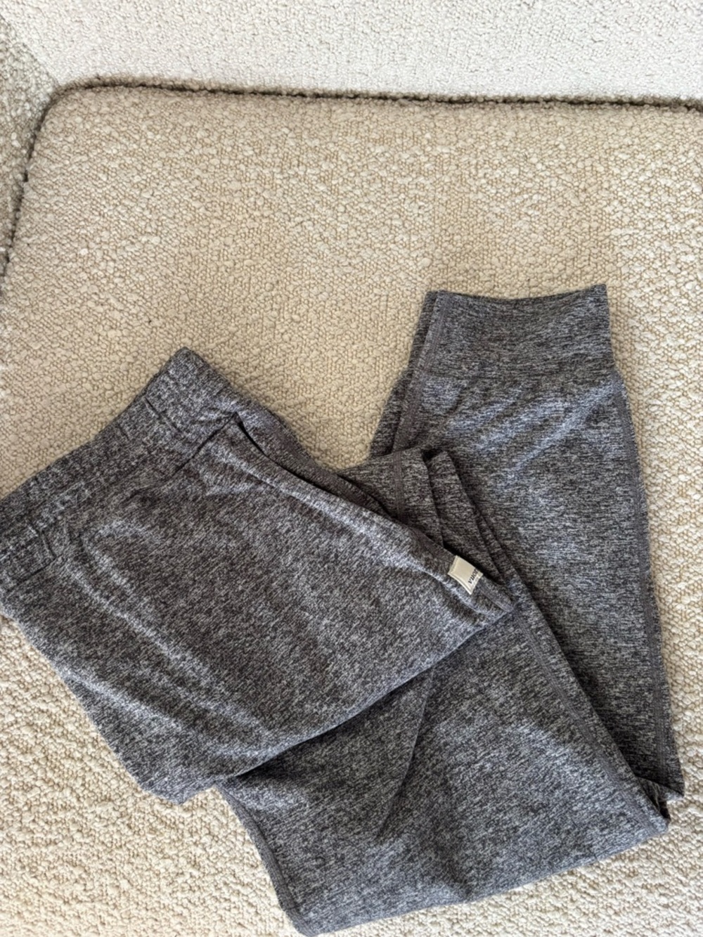 Vuori | EUC Women’s Joggers | Size M | Heather Grey